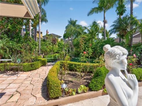2740 Cardinal Drive, Costa Mesa, CA