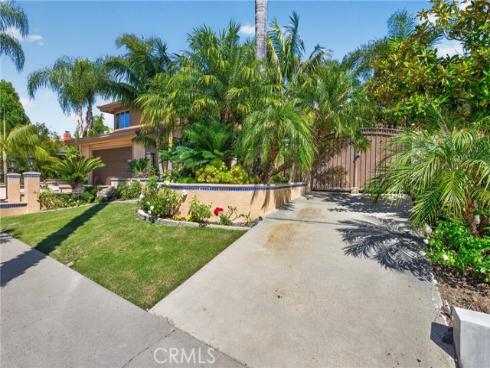 2740  Cardinal   Drive, Costa Mesa, CA