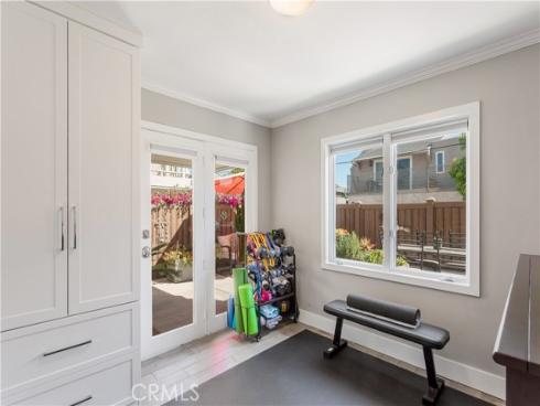 2463 Irvine A2 Avenue, Costa Mesa, CA