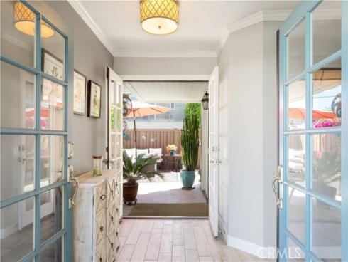 2463 Irvine A2 Avenue, Costa Mesa, CA