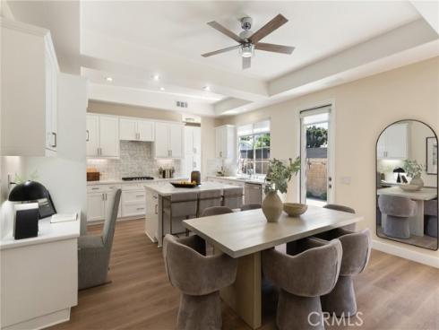 267 Mesa Dr , Costa Mesa, CA