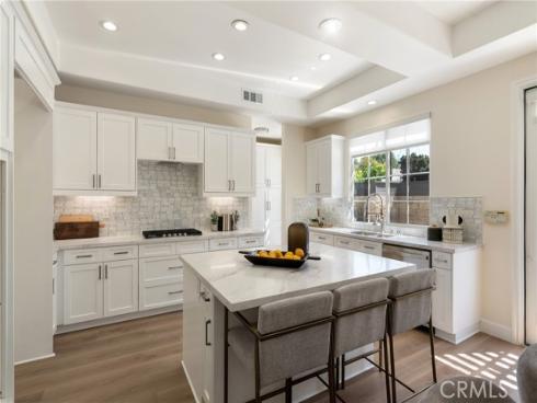 267 Mesa Dr , Costa Mesa, CA