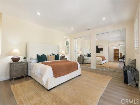 267 Mesa Dr , Costa Mesa, CA