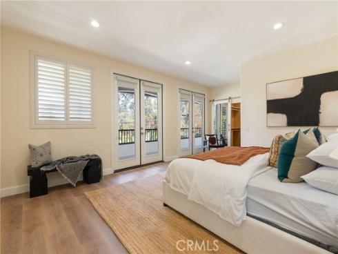 267 Mesa Dr , Costa Mesa, CA