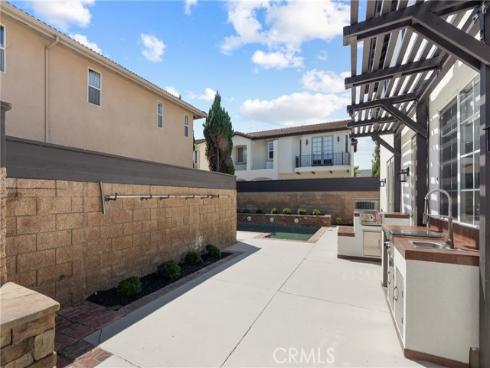 267 Mesa Dr , Costa Mesa, CA
