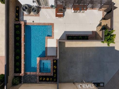 267 Mesa Dr , Costa Mesa, CA