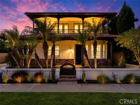 267 Mesa Dr , Costa Mesa, CA
