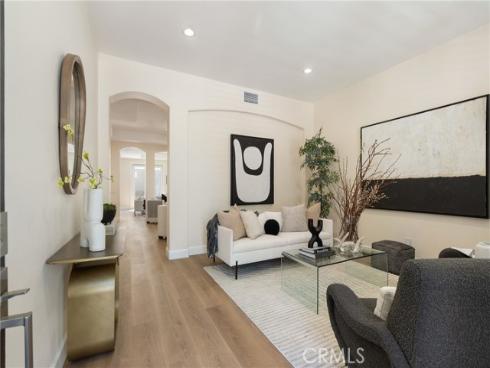 267 Mesa Dr , Costa Mesa, CA