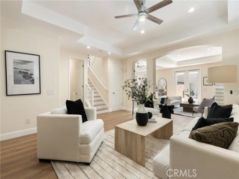 267 Mesa Dr , Costa Mesa, CA