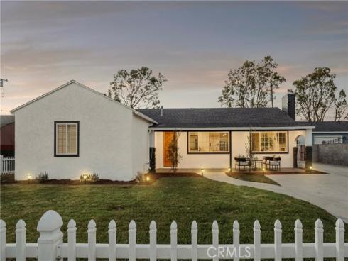 810  Congress  , Costa Mesa, CA