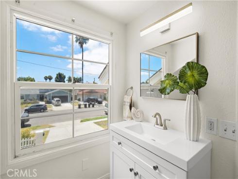 590 Traverse Drive, Costa Mesa, CA