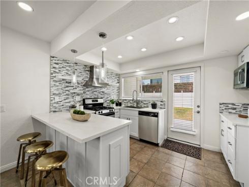 590 Traverse Drive, Costa Mesa, CA