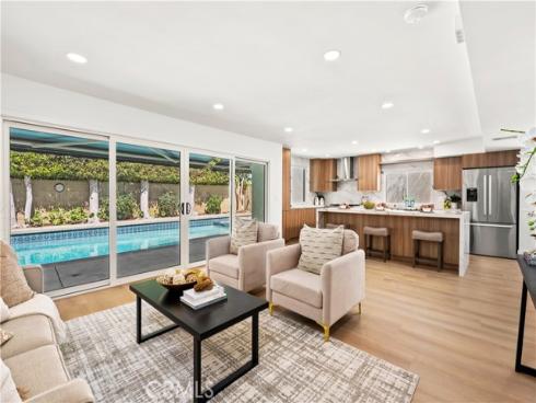 3368 California , Costa Mesa, CA