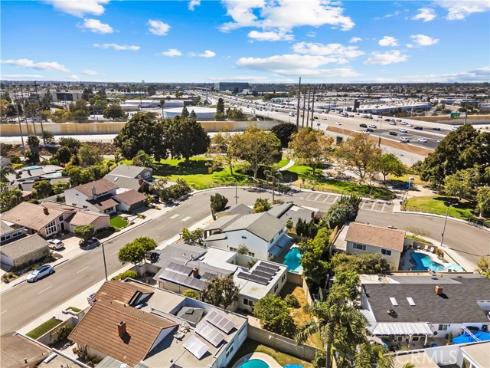3368 California , Costa Mesa, CA