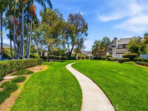 905 Hyde Court, Costa Mesa, CA