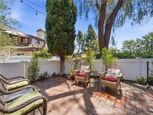 905 Hyde Court, Costa Mesa, CA
