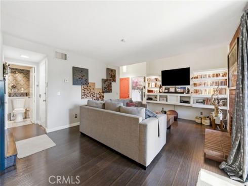 905 Hyde Court, Costa Mesa, CA
