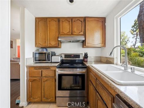 905 Hyde Court, Costa Mesa, CA