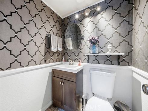 905 Hyde Court, Costa Mesa, CA