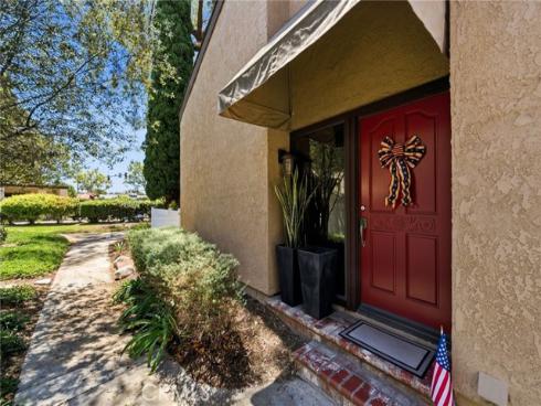 905 Hyde Court, Costa Mesa, CA