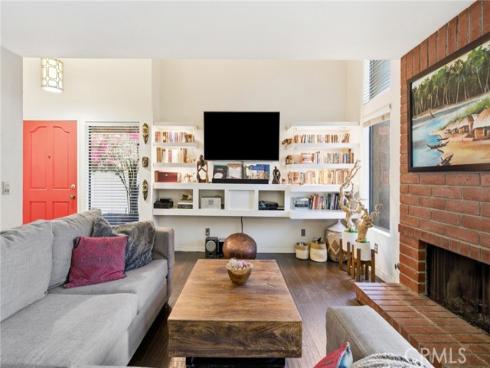 905 Hyde Court, Costa Mesa, CA