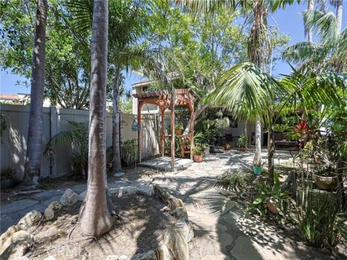 444 Bryson Springs , Costa Mesa, CA