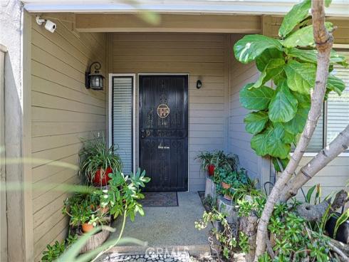 444 Bryson Springs , Costa Mesa, CA