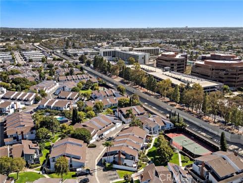 622 Whitney Way, Costa Mesa, CA