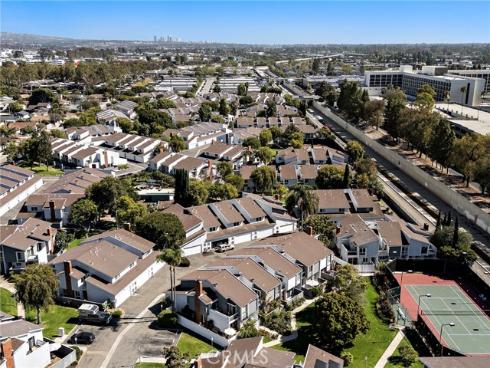 622 Whitney Way, Costa Mesa, CA