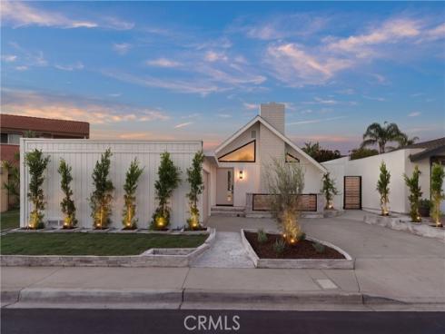 1788 Hawaii Circle, Costa Mesa, CA