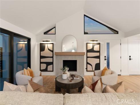 1788 Hawaii Circle, Costa Mesa, CA