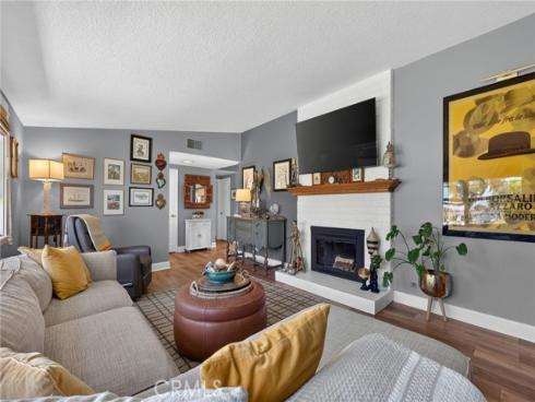 1697 Labrador , Costa Mesa, CA