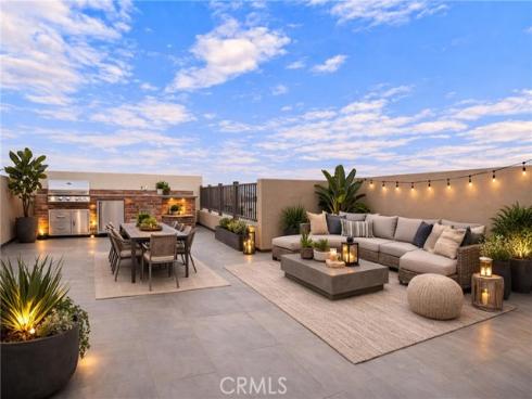 809 Brickyard Lane, Costa Mesa, CA