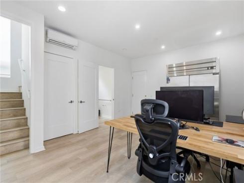 809 Brickyard Lane, Costa Mesa, CA