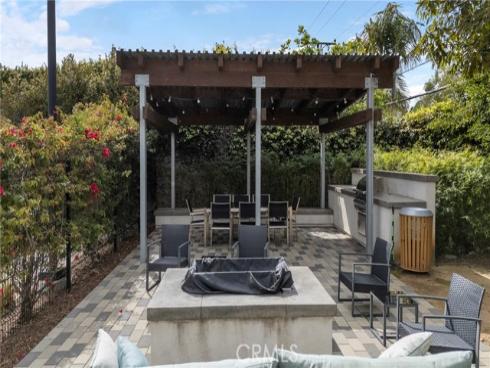 809 Brickyard Lane, Costa Mesa, CA