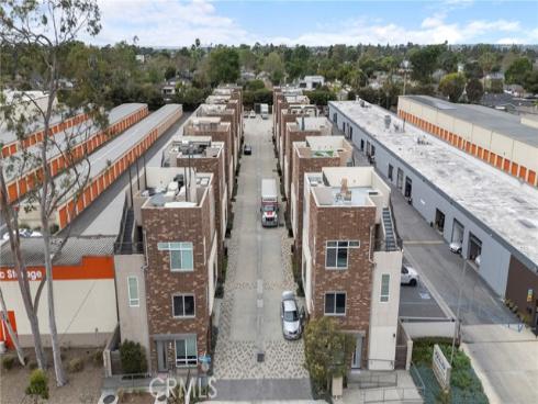 809 Brickyard Lane, Costa Mesa, CA