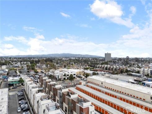 809 Brickyard Lane, Costa Mesa, CA