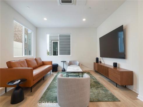 809 Brickyard Lane, Costa Mesa, CA
