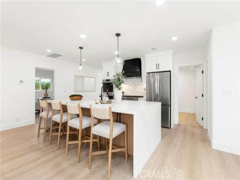 394 Magnolia Street, Costa Mesa, CA