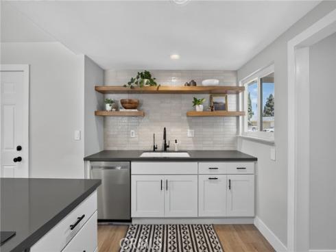 3124 Trinity , Costa Mesa, CA
