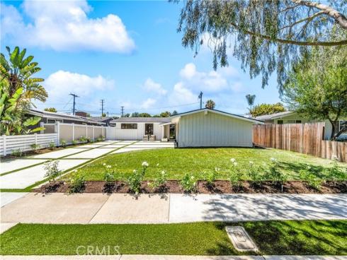 213 Wellesley , Costa Mesa, CA