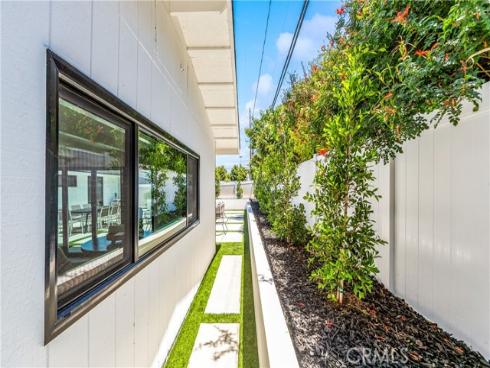 213 Wellesley , Costa Mesa, CA