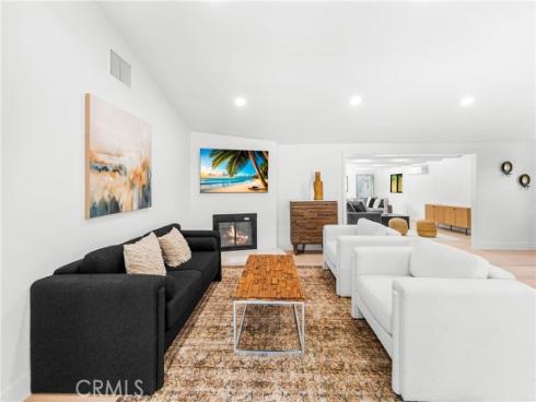 213 Wellesley , Costa Mesa, CA