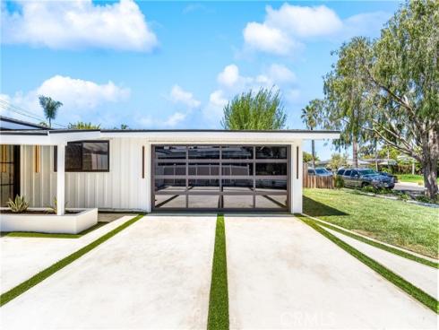 213 Wellesley , Costa Mesa, CA