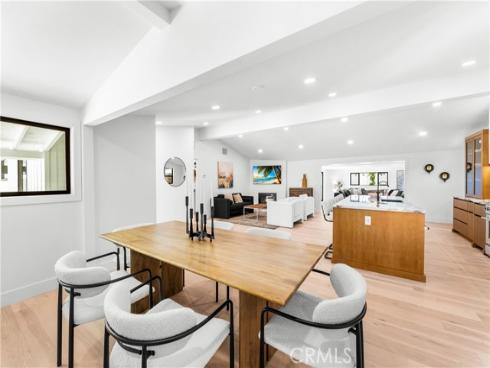 213 Wellesley , Costa Mesa, CA