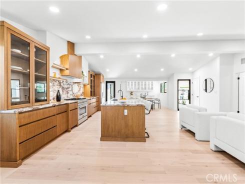 213 Wellesley , Costa Mesa, CA