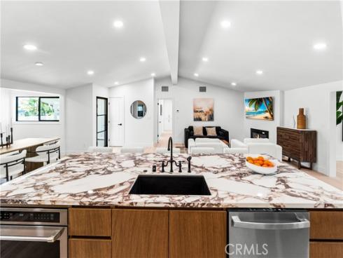 213 Wellesley , Costa Mesa, CA