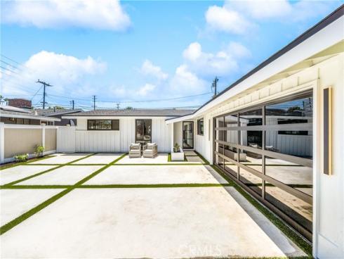 213 Wellesley , Costa Mesa, CA