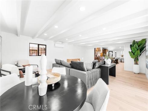 213 Wellesley , Costa Mesa, CA
