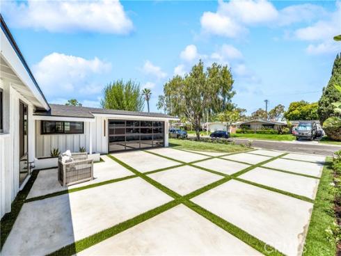 213 Wellesley , Costa Mesa, CA
